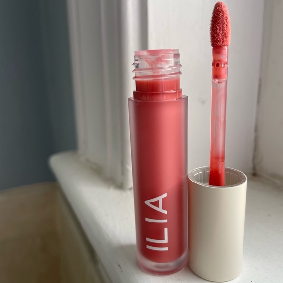 2 ILIA Balmy Gloss Tinted Lip Oil - Pink shades - Picture 6 of 8